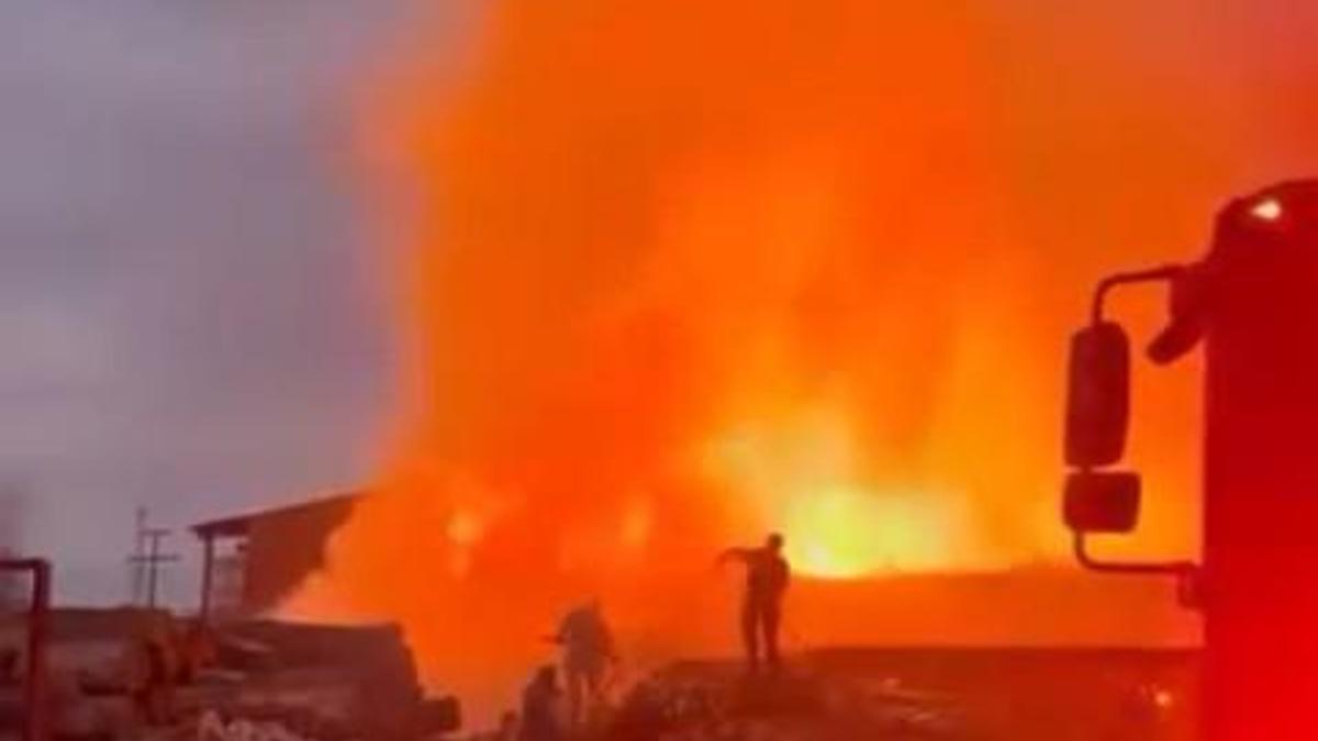 Bursa'da palet fabrikasında yangın