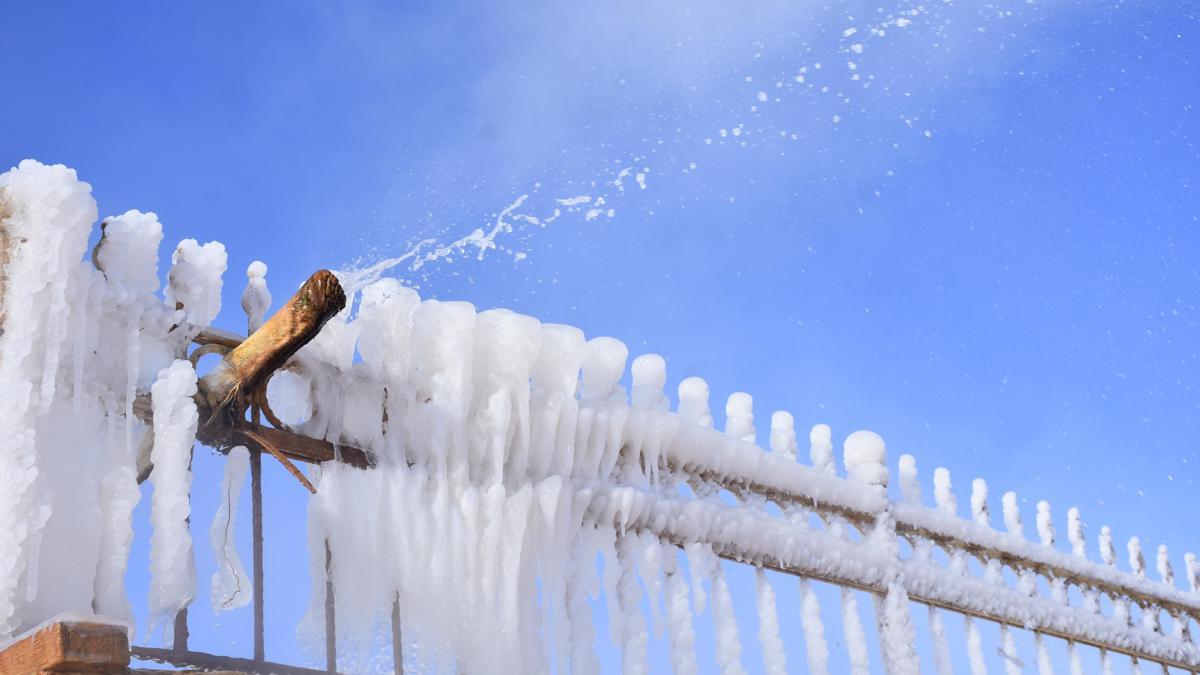 45 derecelik suyun anlık buza dönüştüğü nokta; Altınkale