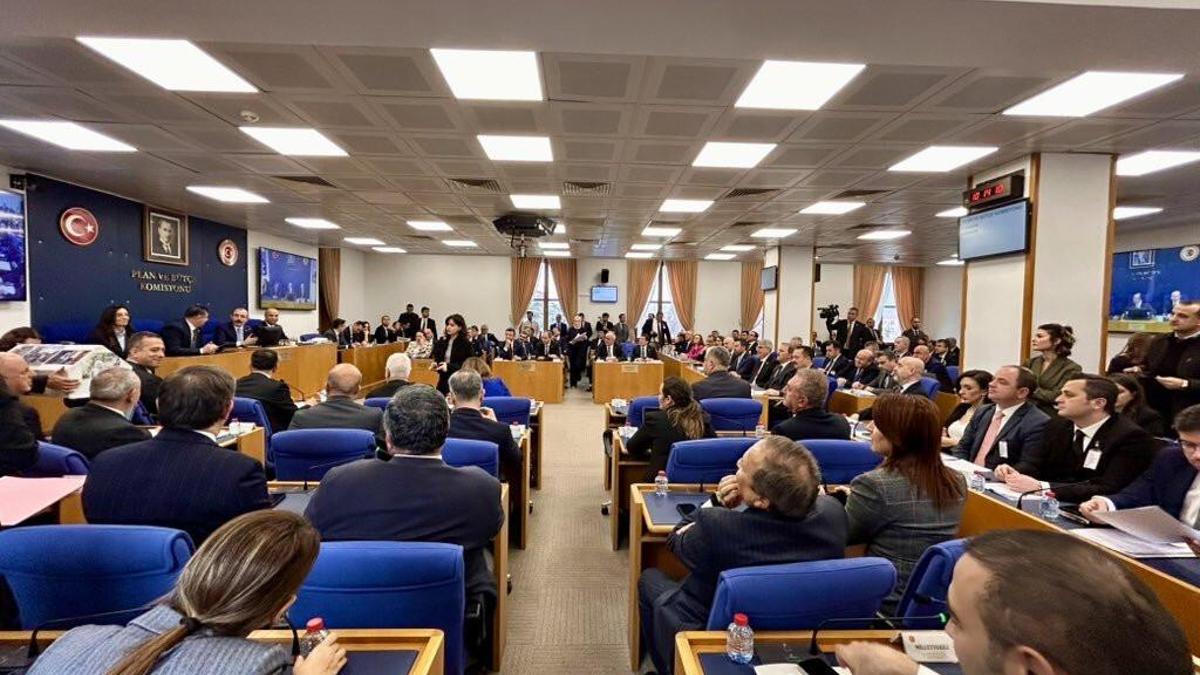 En düşük emekli aylığı teklifi, TBMM Plan ve Bütçe Komisyonu'nda