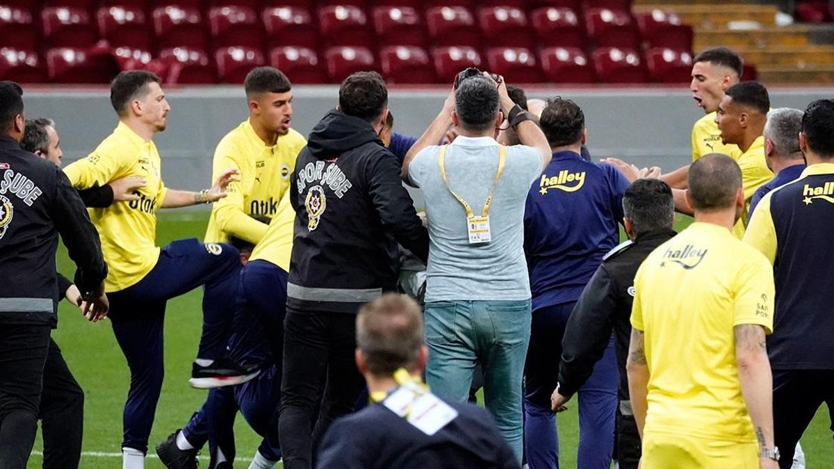 Galatasaraydan açıklama! Fenerbahçeye cevap geldi