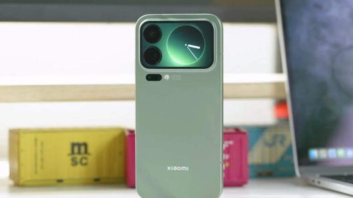 Xiaomi 17 Max dev ekranı ile fark yaratma peşinde