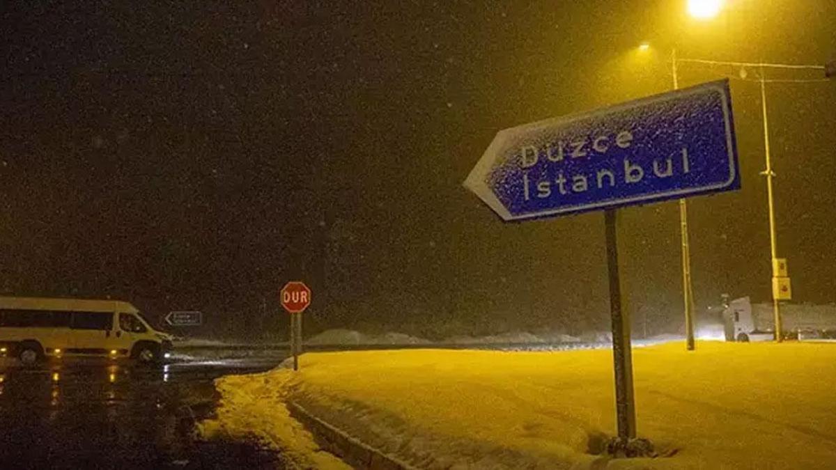 Bolu Dağı'nda yoğun kar! Ekiplerden sürücülere uyarı