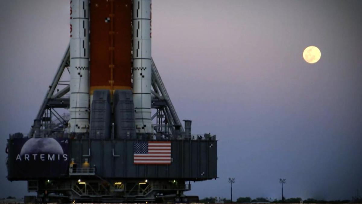 NASA dev roketi Ay yolculuğu için hazırlıyor