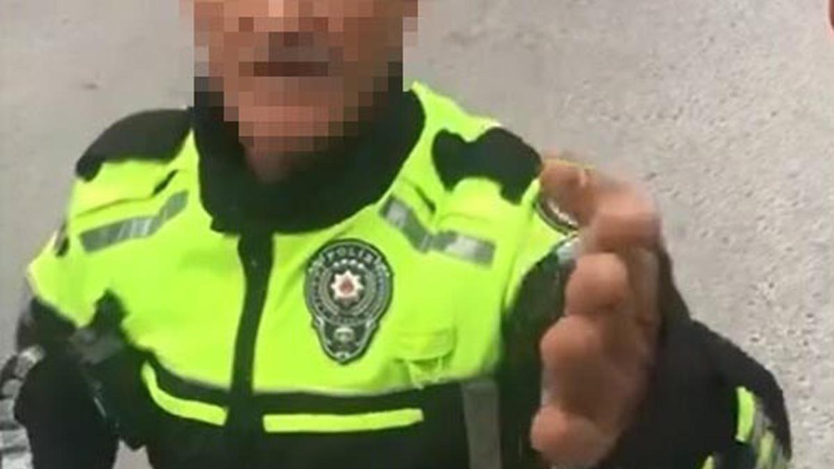 İzmir'de polis denetiminde kimlik vermeyen sürücüye ceza