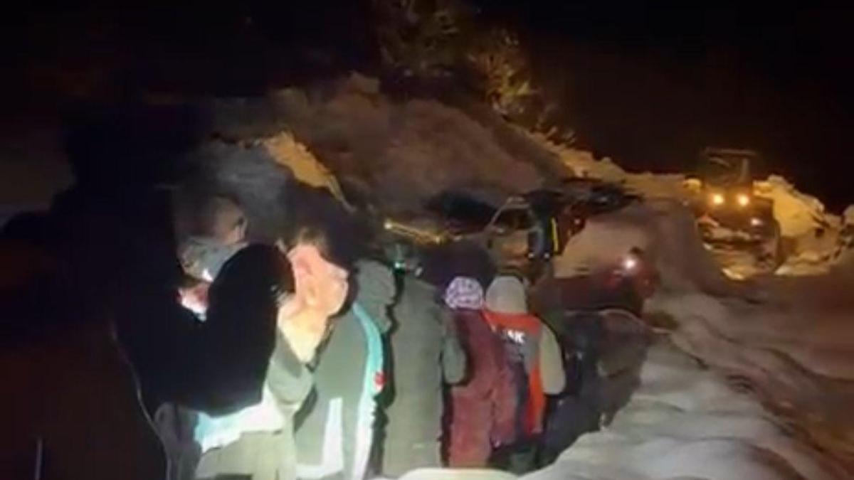 Tuncelide mezrada rahatsızlanan 6,5 aylık hamile kadın kurtarıldı