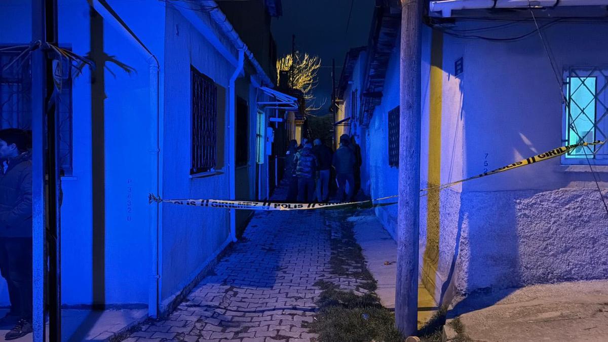 Tartıştığı arkadaşını bıçaklayarak öldürdü