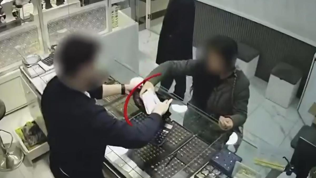 Malatya'da kuyumculara sahte altın satan şüpheliler yakalandı; 3 tutuklama