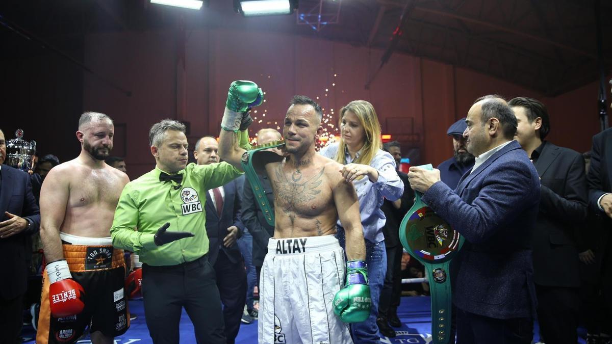 'Demir Yumruk' Şükrü Altay, Muğlada altın kemerin sahibi oldu