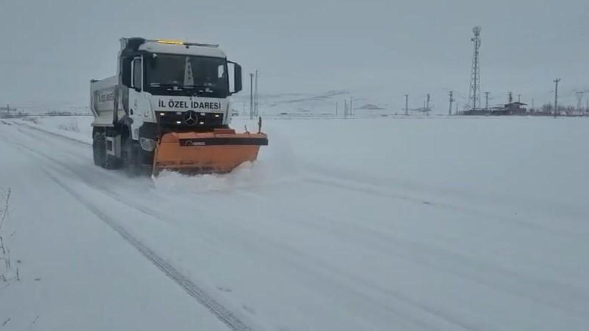Elazığda kar nedeniyle 273 köy yolu ulaşıma kapandı