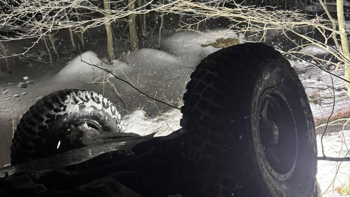 İnegöl'de uçuruma yuvarlanan cipteki 5 kişi yaralandı