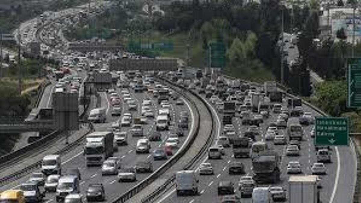 İSTANBUL'DA YARIN TRAFİĞE KAPALI YOLLAR LİSTESİ! 19 Ocak yarın İstanbul'da hangi yollar trafiğe kapalı olacak?