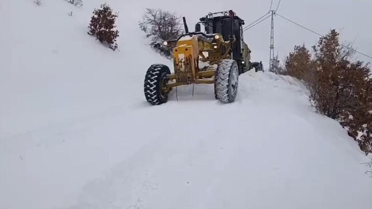 Elazığda 482 köy yolu kardan ulaşıma kapandı