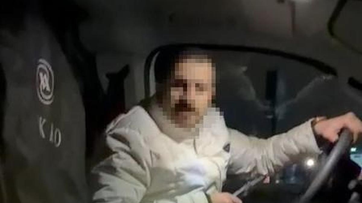 'Yol verme' kavgasında 2 kişi bıçaklandı; olay kamerada