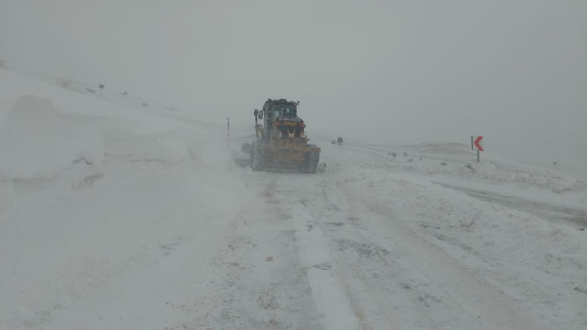 Kayseri Büyükşehir Belediyesi 24 mahalle yolunu ulaşıma açtı