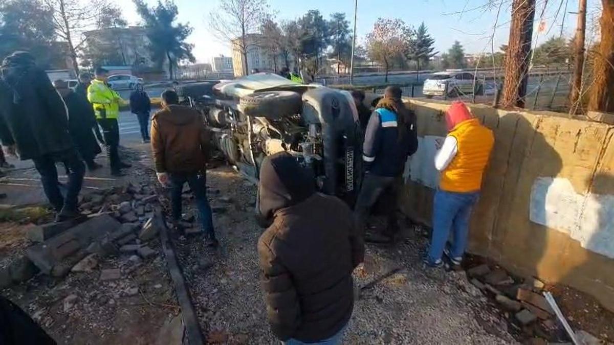 Şanlıurfada zincirleme kaza: 2 ölü