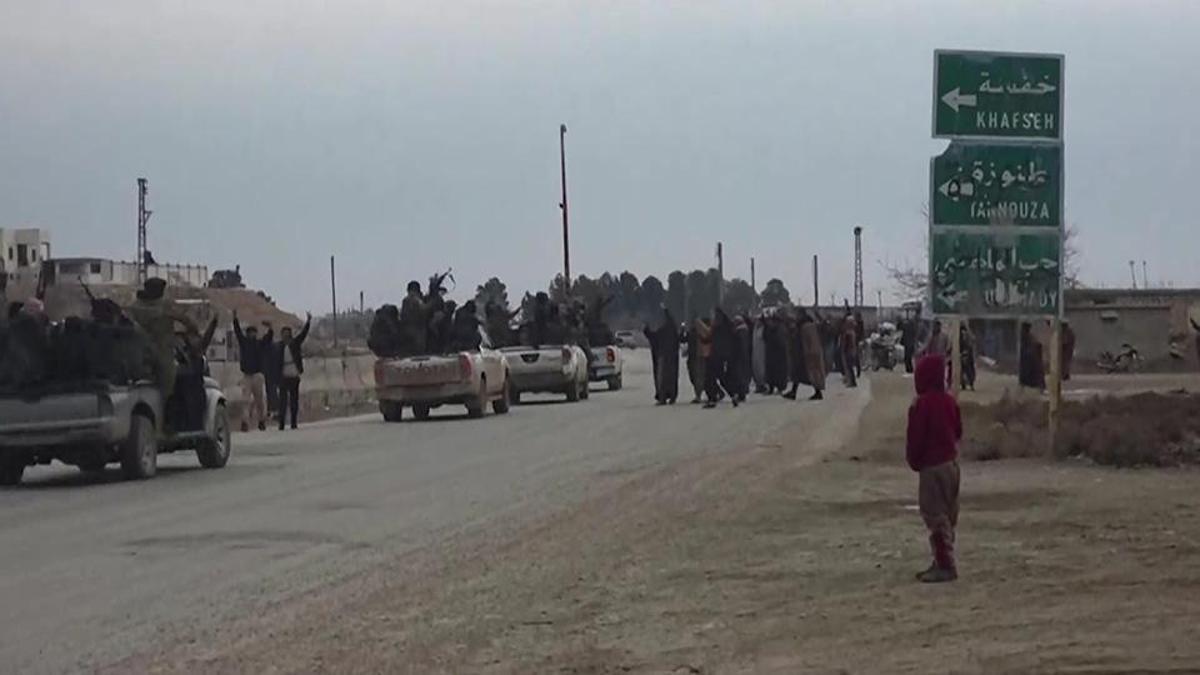 Sınırda bayrak provokasyonuna tepkiler gecikmedi