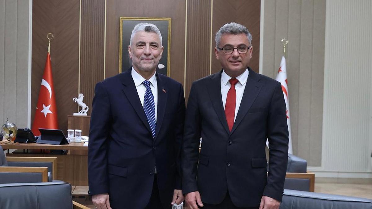 Bakan Bolat, KKTCde Cumhurbaşkanı Erhürman ile görüştü