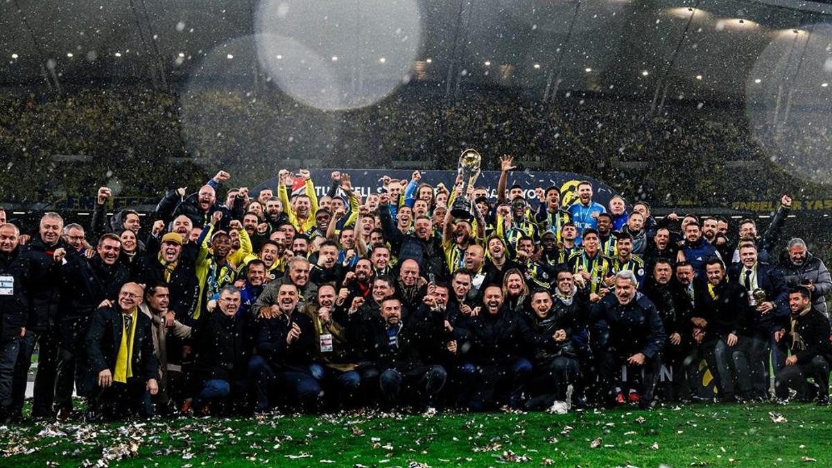 Fenerbahçe'de bir dönem sona eriyor! Yıldız isim Fransa yolcusu...