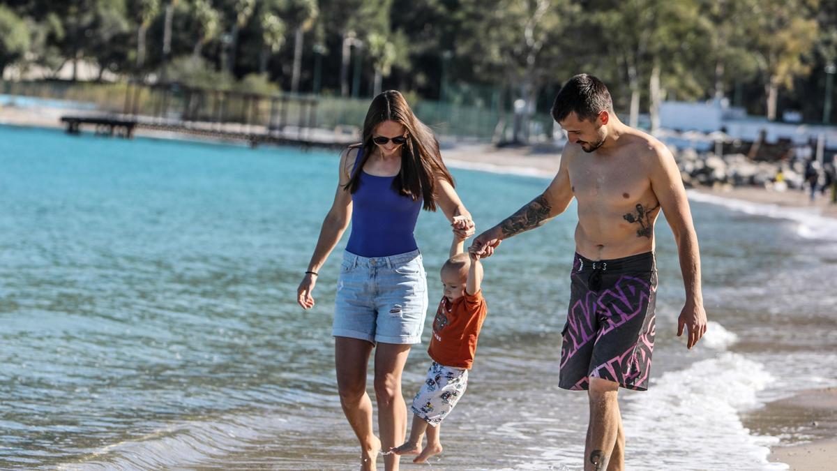 Kemer, 2025'te nüfusunun 90 katını ağırladı