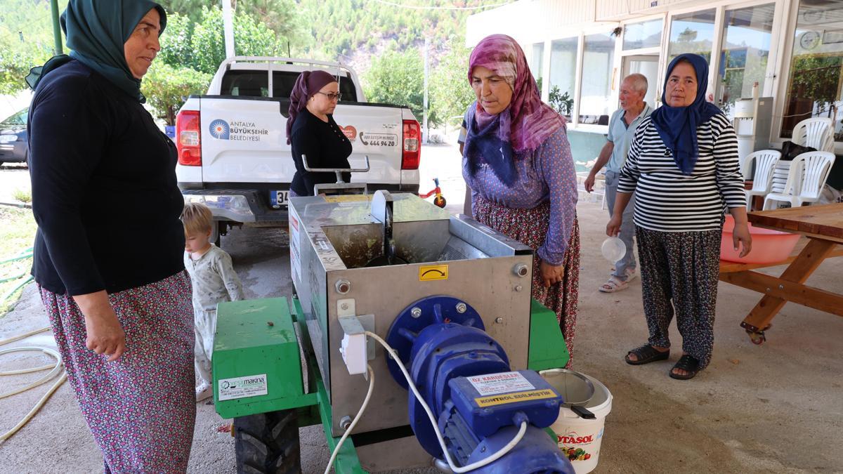 Büyükşehirden üreticiye ekipman desteği