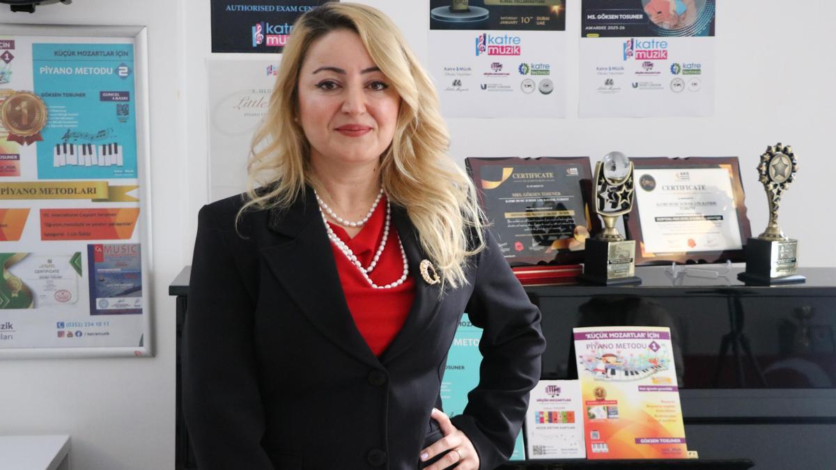 Annesi sayesinde başladığı piyanoda kendi metodolojisini geliştirdi; dünya çapında ödüller aldı