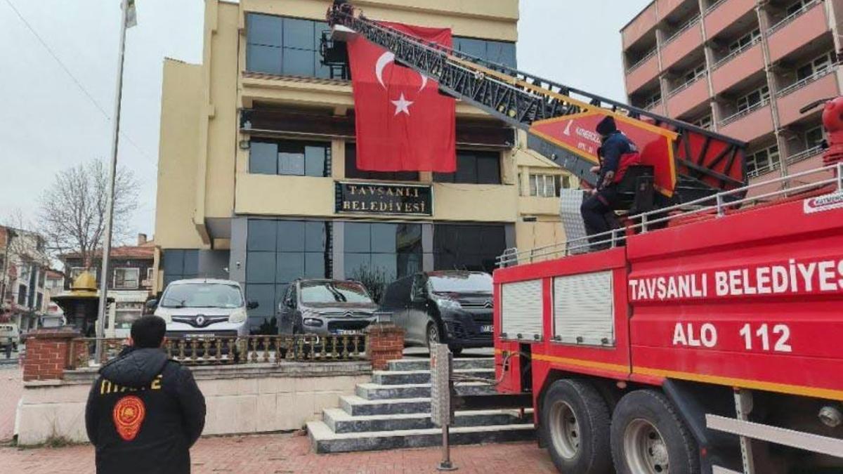 Kütahya'da saldırıya tepki; dükkanlar Türk bayrakları ile donatıldı