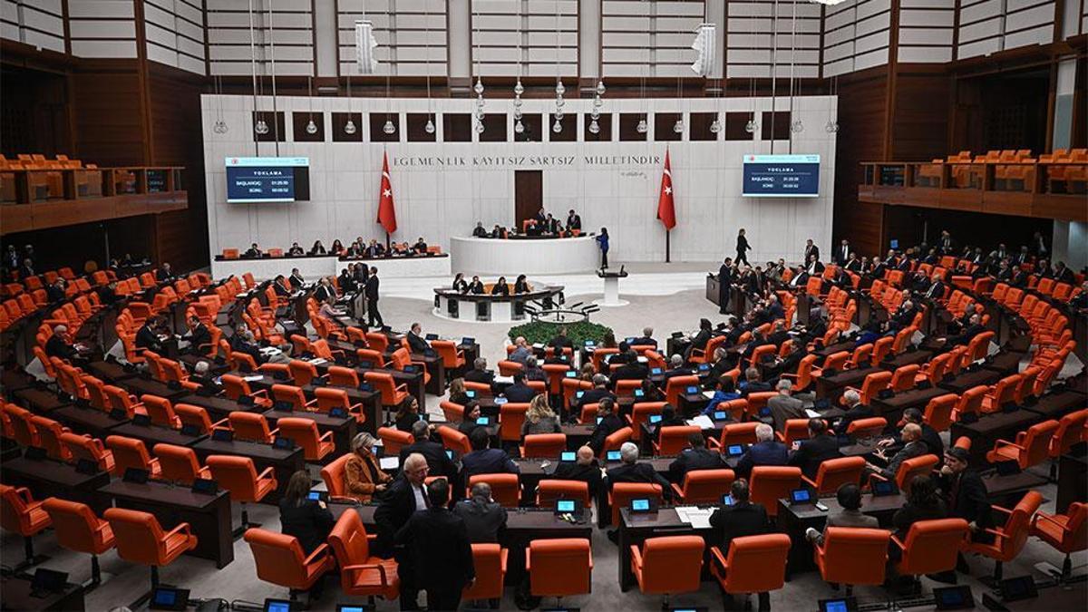 Son dakika haberi: En düşük emekli aylığı Meclis'ten geçti