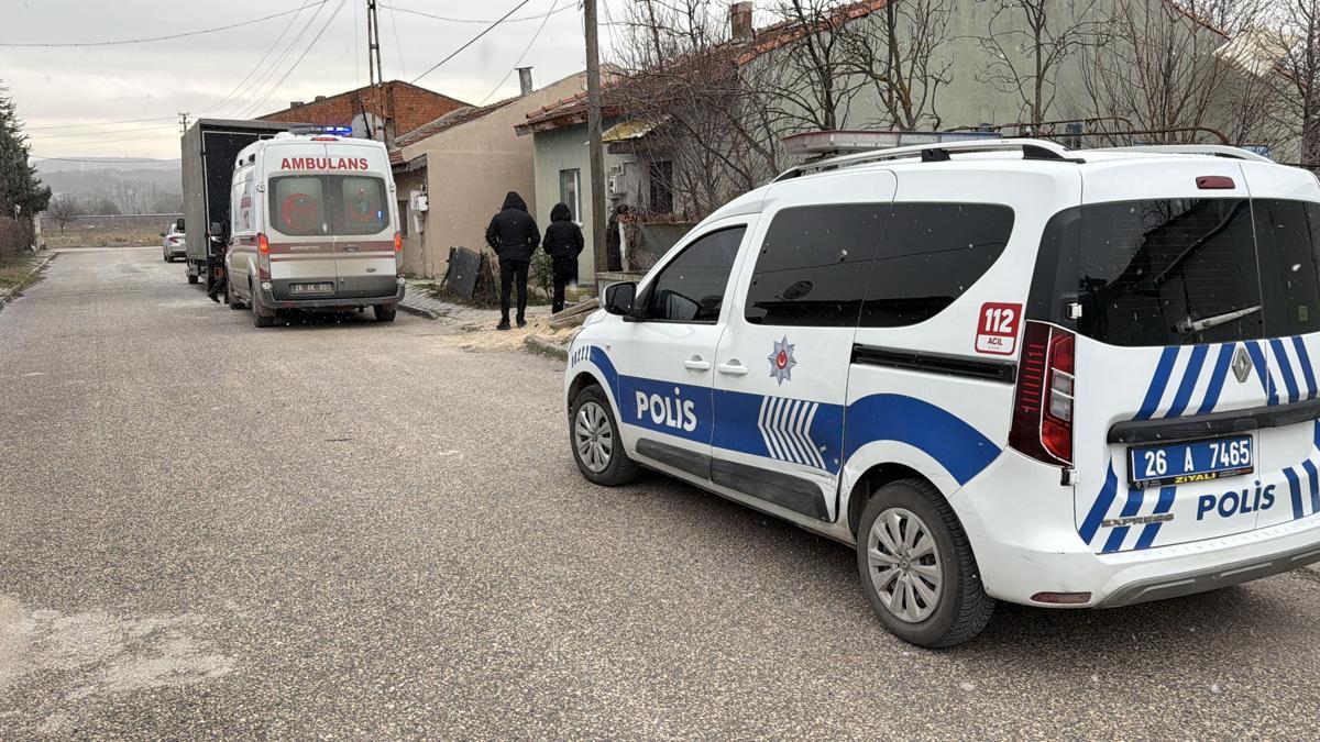 Yatağında ölü bulunan Erenin ölüm nedeni araştırılıyor