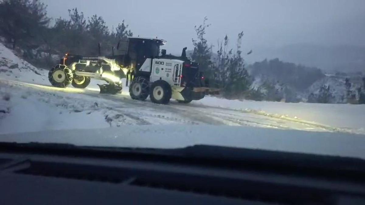 Osmaniyede kar nedeniyle mahsur kalan vatandaşlar kurtarıldı