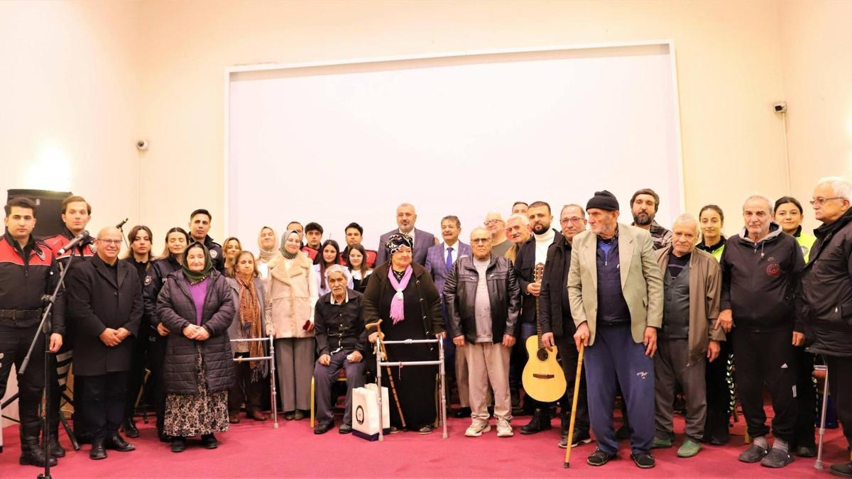 Hatayda huzurevi korosu sahne aldı