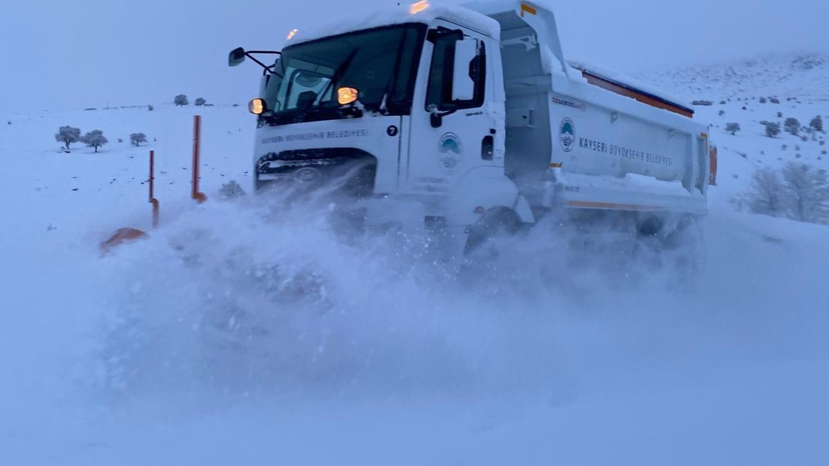 Kayseride 10 ilçede 155 mahalle yolu ulaşıma açıldı