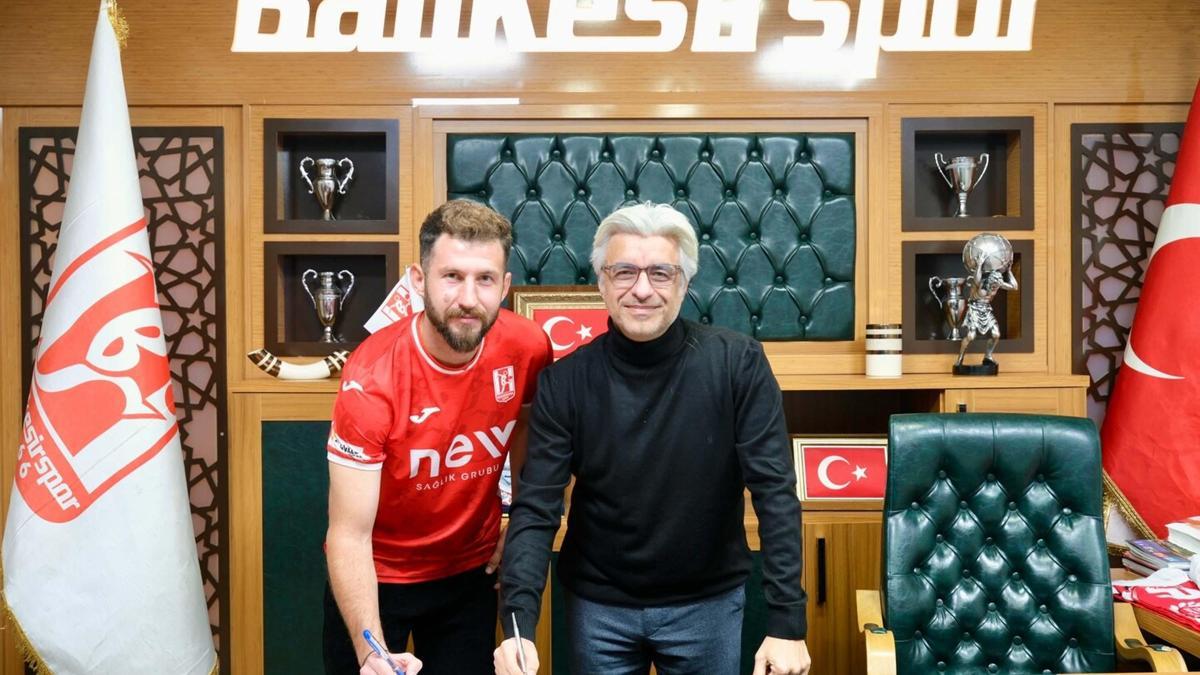 Balıkesirspor forvet Akın Arıcan'ı renklerine bağladı