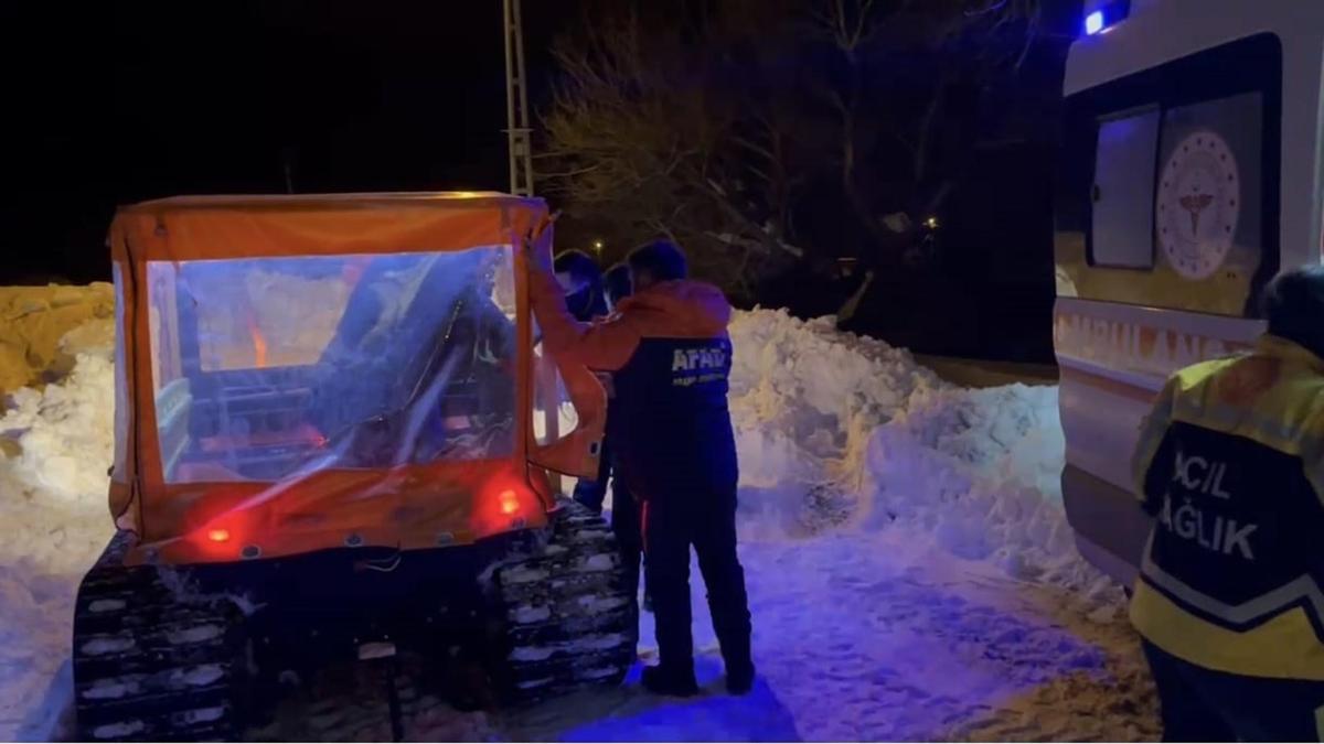 Nefes darlığı çeken hasta, AFAD'a ait amfibi araçla kurtarıldı