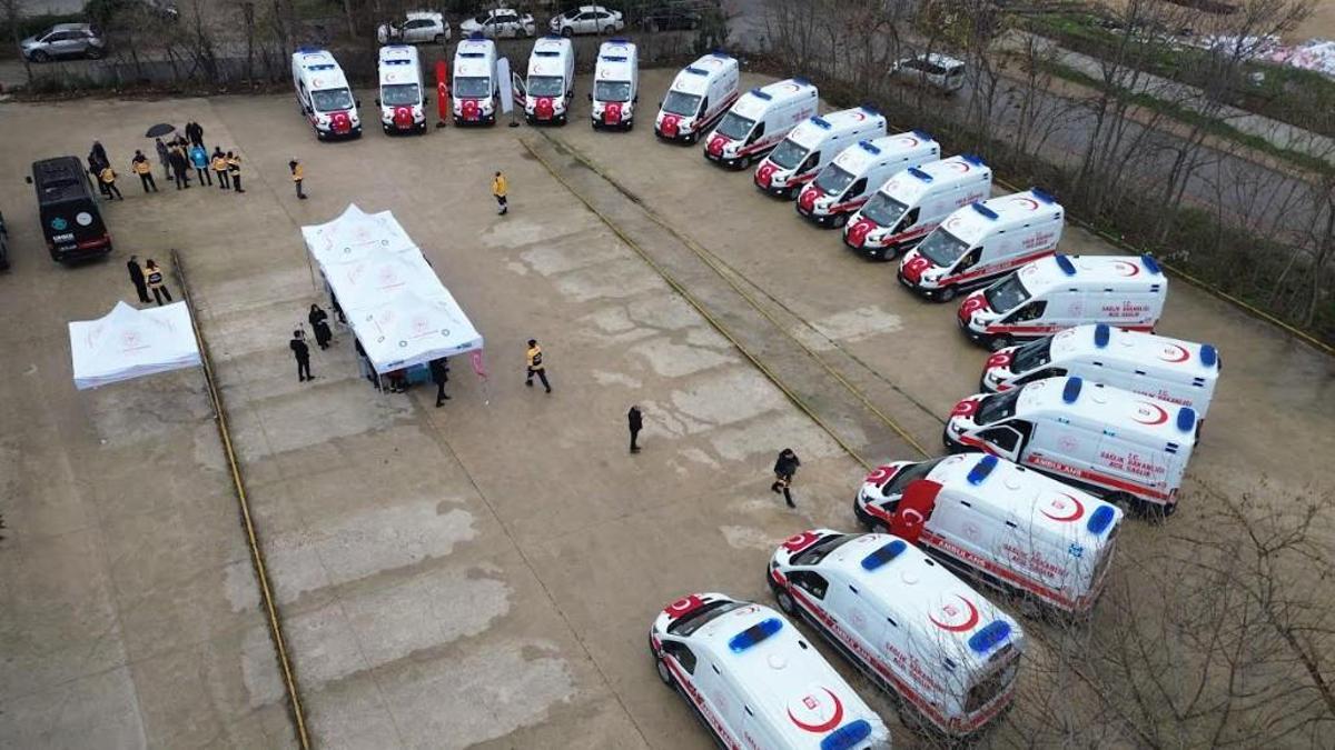 Sağlık Bakanlığı Bursaya 17 yeni ambulans tahsis etti