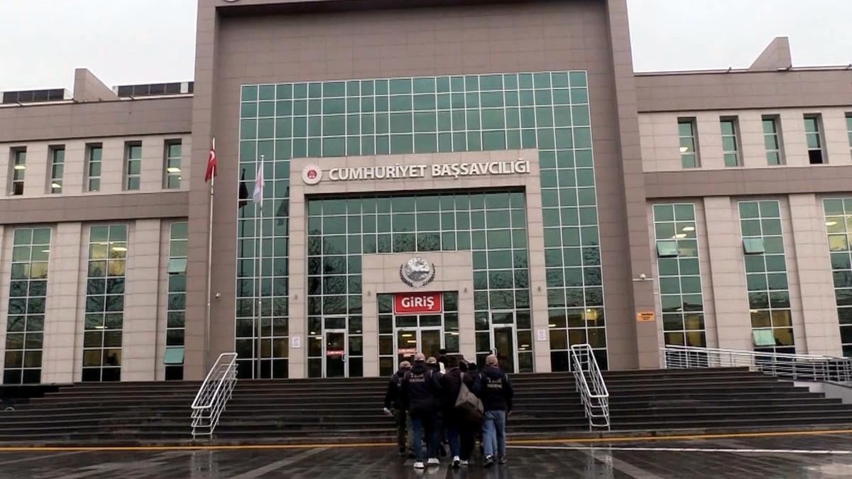 Yurt dışına kaçma hazırlığındaki 4 FETÖ şüphelisi, Tekirdağ'da yakalandı