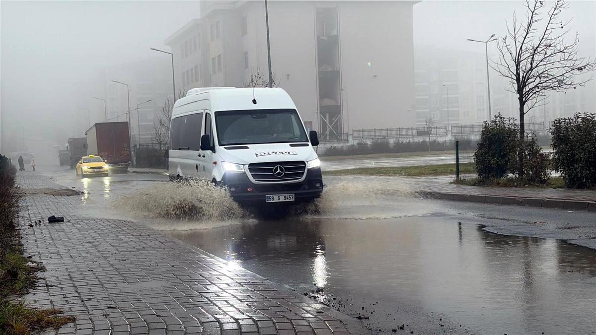 Çorluda sağanak etkili oldu