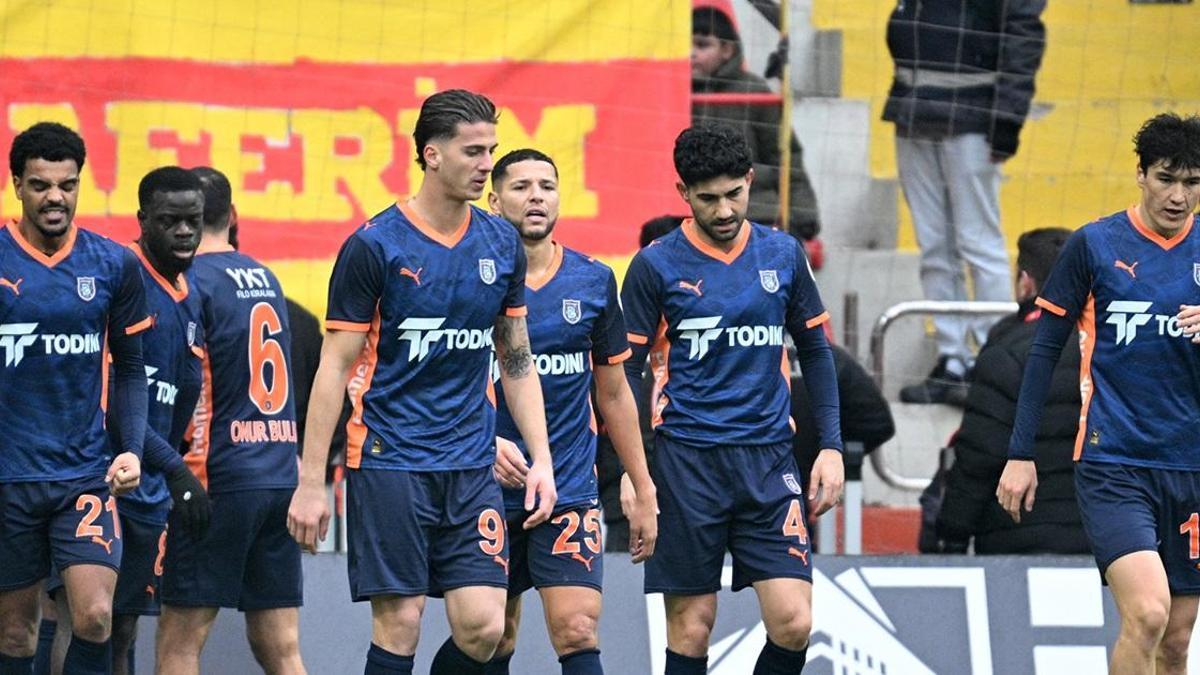 Başakşehir, Kayserispor deplasmanında rahat kazandı