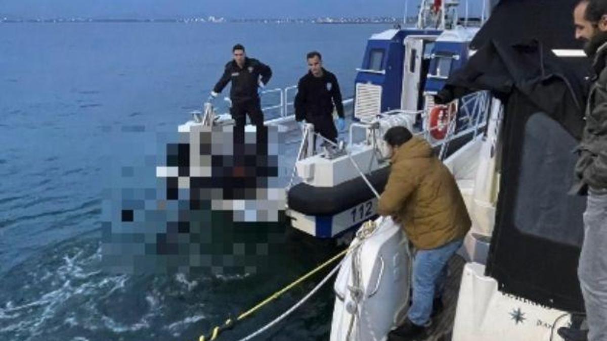 Balıkçılar, denizde dalgıç kıyafetli erkek cesedi buldu