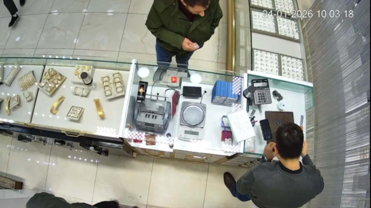 Eskişehirde kuyumcuya sahte bilezik satmaya çalışan şüpheli yakalandı