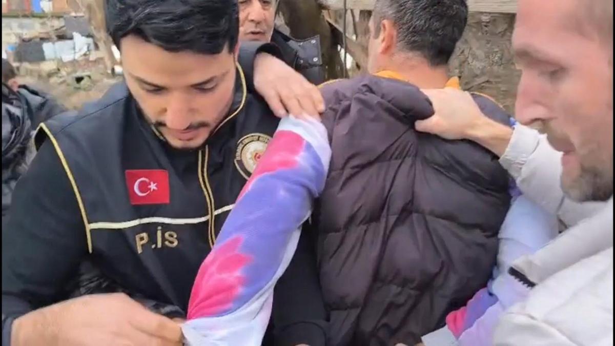 İstanbul- 11 yıl 7 ay hapis cezasıyla aranan şüpheli Bakırköy'de yakalandı