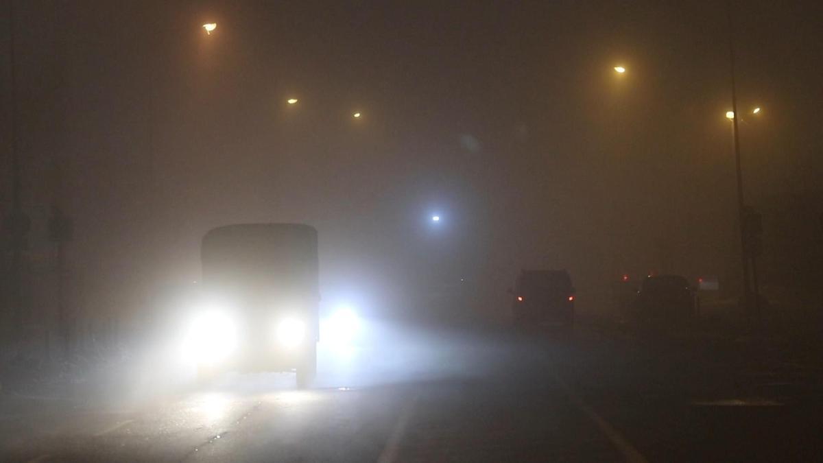 Diyarbakırda yoğun sis; görüş mesafesi 10 metreye düştü, uçuşlar iptal edildi