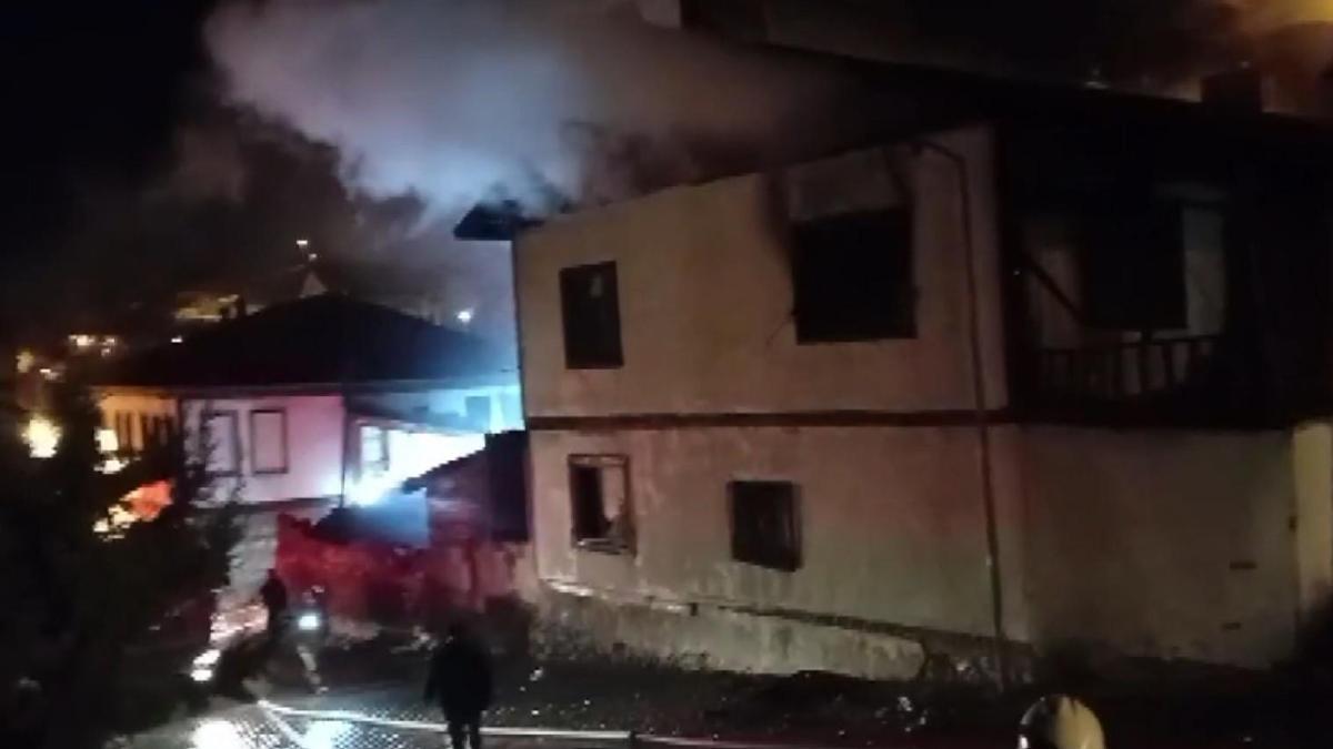 Beypazarında çıkan yangında 6 ev kullanılmaz hale geldi