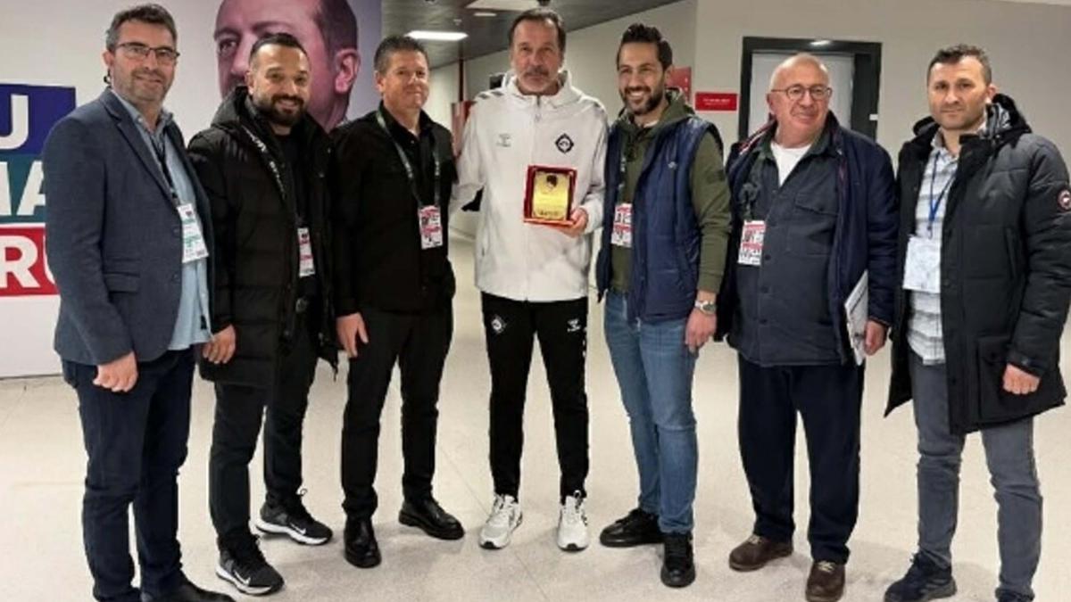 Denizli İdmanyurdu fren yaptı