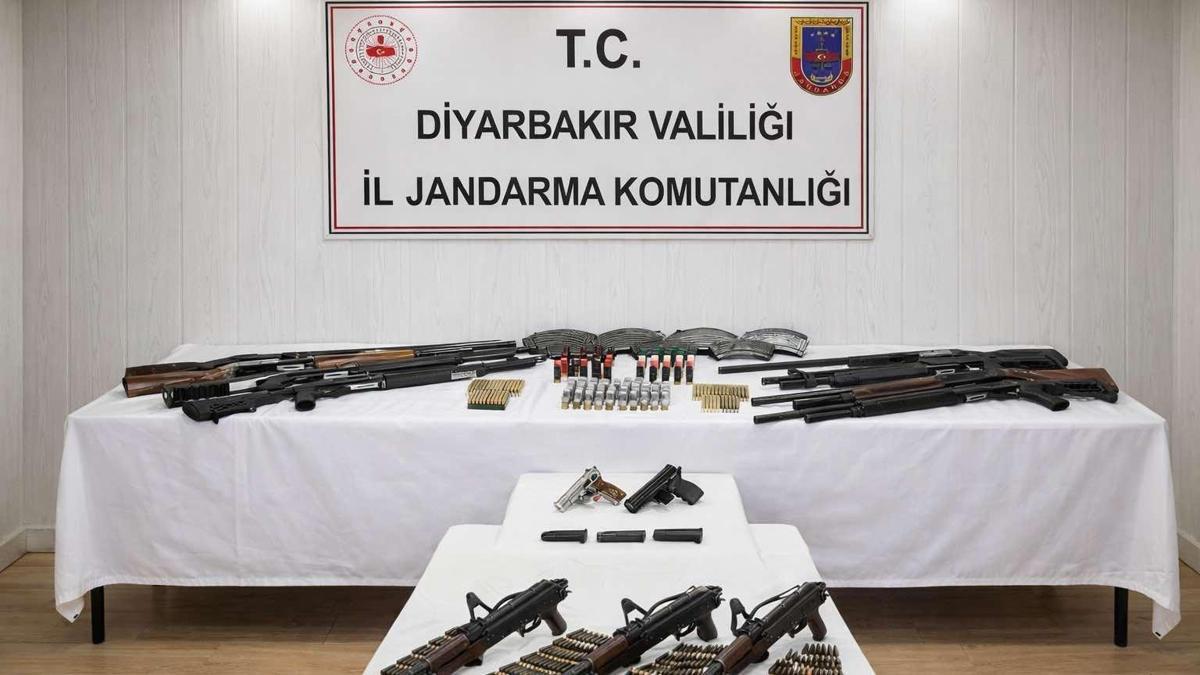 Diyarbakırda 3 adrese operasyon; 3 gözaltı