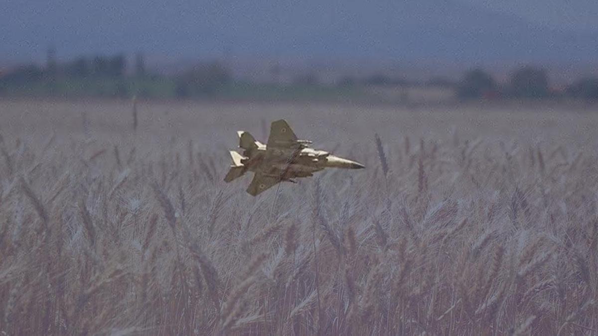 İsrail Uçağı, Suriye'nin Tarım Arazilerine Esrarengiz Sıvı Bıraktı
