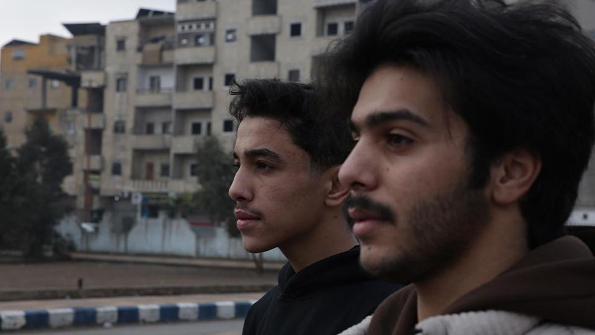 Terör örgütü YPG'den çocuklara kan donduran işkence: Kollarımızdan zincirle havaya asıldık