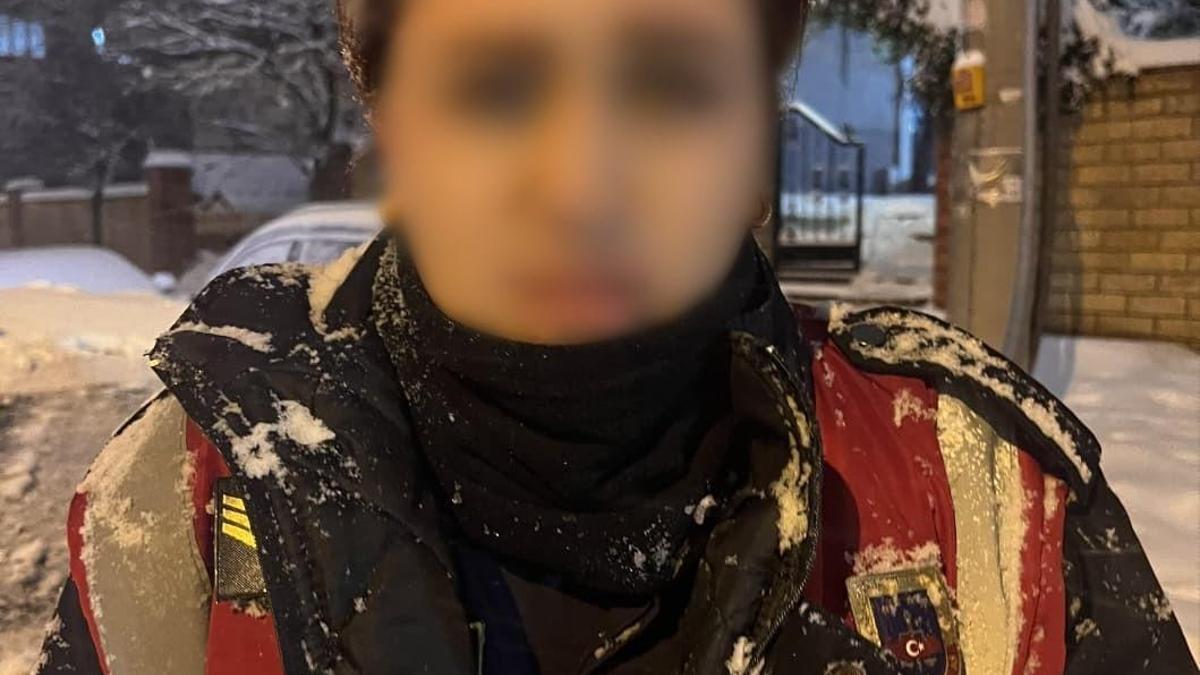 Kendisini jandarma olarak tanıtan kadın yakalandı