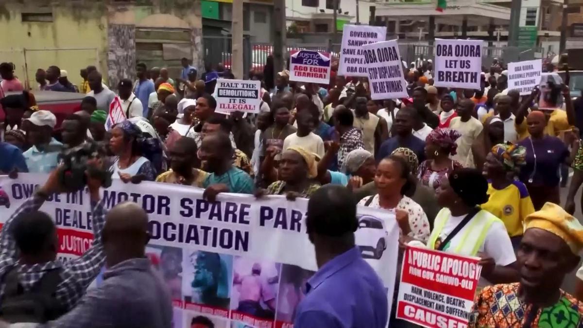 Nijeryada yıkım protestosu: Polis müdahale etti