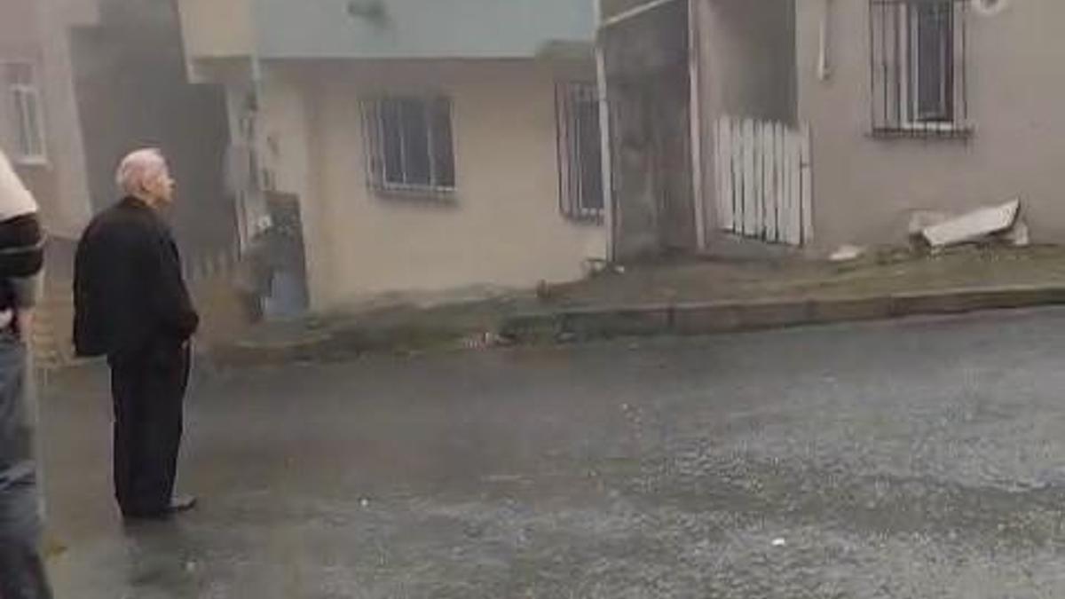 İstanbul- Arnavutköyde iki katlı evde yangın: 2 kişi dumandan etkilendi