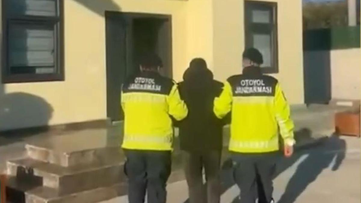 Hatay'da otoyolda yarış yapan sürücüler yakalandı